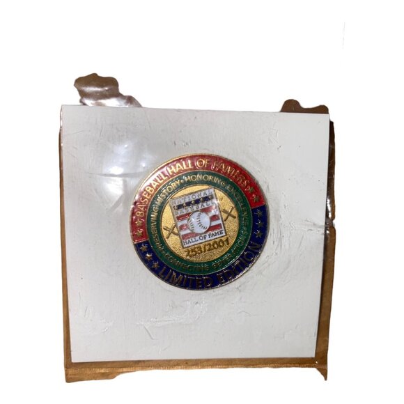 GWP PIN-253/2001 Limited Edition Baseball Hall Of Fame Pin Badge - Picture 1 of 2